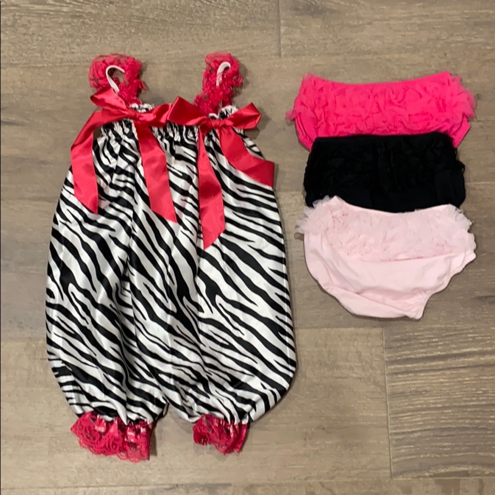 🍭3 for $25🍭 Zebra romper & 3 bloomers 12-18